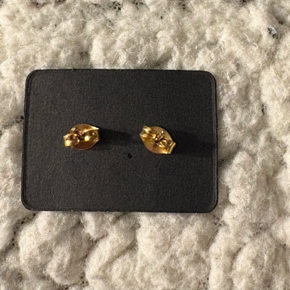 Earrings Studs- C Stainless Steel Initial C Letter Stud Gold Tone Earrings nwt - Picture 7 of 8